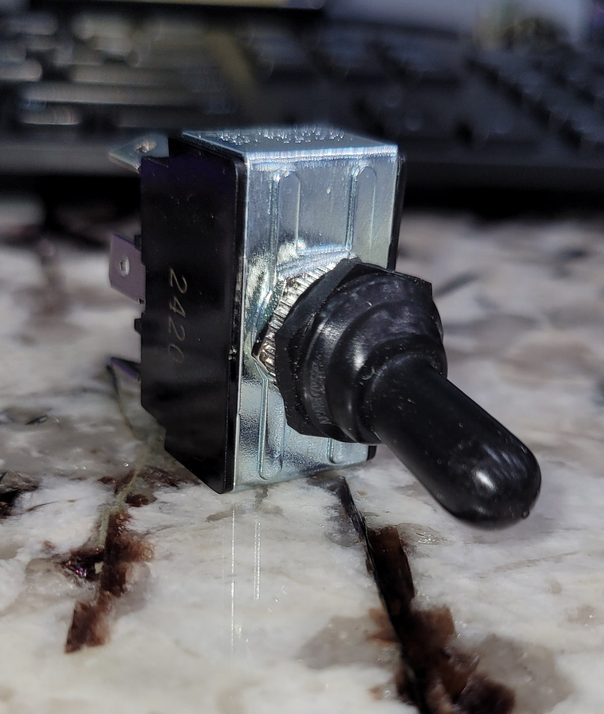 DPDT On-Off-(On) Fixed-Off - Momentary Quick Connect Toggle Switch